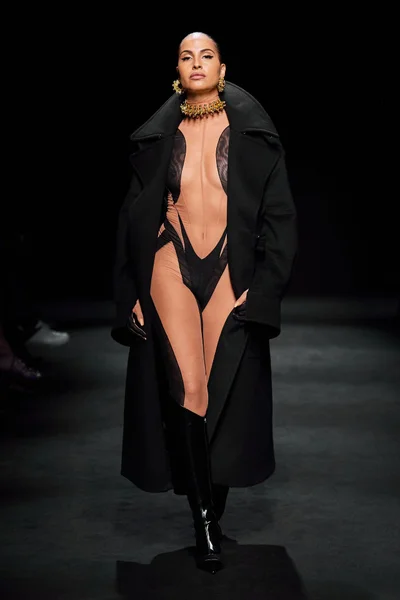 Look 29